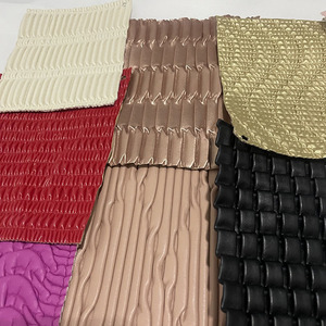 Vente en gros 60% polyester 40% Pu imitation stretch synthétique plissé tissu en cuir écrasé pour robe - Product Image 5