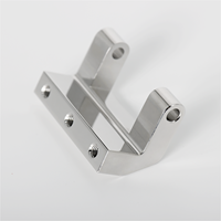 Support de montage de vérin pneumatique usiné CNC en acier inoxydable/aluminium poli miroir, avec dessin personnalisé pris en charge, précision 0,005 mm