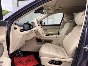 AITO M5 Extended-Range Ultra SUV 4x4 usato del 2025 viola su sfondo albicocca - Product Image 6