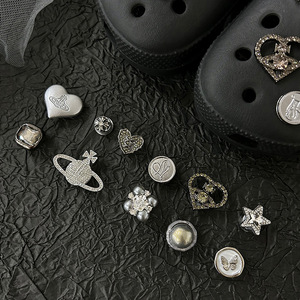 Vente en gros en stock de décorations de sabots en strass bling de <span class=keywords><strong>luxe</strong></span> personnalisées décorations de chaussures à boucle en métal et diamant décorations de chaussures breloques de chaussures - Product Image 4