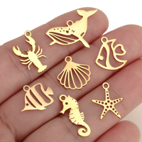 Breloques en acier inoxydable plaqué or PVD représentant des organismes marins (poisson, dauphin, hippocampe, requin, raie manta) pour la création de bijoux