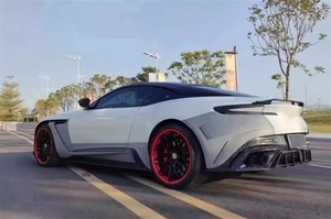 Kit Carrozzeria M-Style in Fibra di Carbonio Semi-Lavorata con Paraurti Anteriore e Posteriore, Spoiler e Minigonne Laterali per <span class=keywords><strong>Aston</strong></span> Db11 - Product Image 6