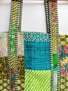 Bolsa de Mano Grande Acolchada de Algodón con Diseño de Patchwork Reversible Estilo Boho, Hecha a Mano, para Mujer, para Viajes y Compras - Product Image 5