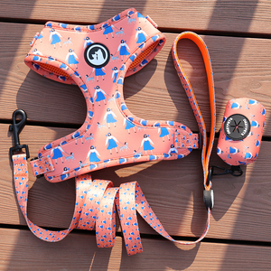 ネオプレン犬のカラフルなハーネスと襟のクリスマスパターン反射ポリエステル犬のリーシュセットのプルステップなし - Product Image 1