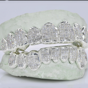 Grillz dentaire personnalisé en argent, serti invisible, avec diamants Moissanite taille princesse VVS, style Hip Hop - Product Image 2
