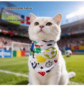 ผ้าพันคอสุนัขลายฟุตบอล - ผ้าพันคอสามเหลี่ยมสำหรับสัตว์เลี้ยงแบบปรับได้สำหรับงานปาร์ตี้วันหยุดสำหรับลูกสุนัขและแมว - Product Image 2