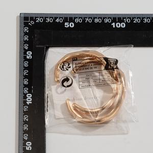 2024 nouveauté mode pas cher en gros à la mode métal alliage <span class=keywords><strong>Bracelet</strong></span> exagéré alliage arc plaine cercle <span class=keywords><strong>bracelet</strong></span> simple <span class=keywords><strong>bracelet</strong></span> - Product Image 6