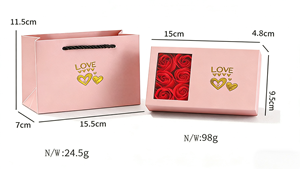 Boîte cadeau rigide en carton recyclable personnalisée avec 6 fenêtres en forme de rose de fleurs de sopa, pour anniversaire, Saint-Valentin. - Product Image 6
