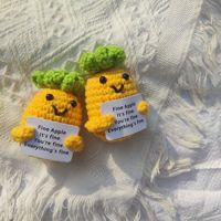 Wowei fait à la main mignon en peluche jouets porte-clés fil doux poupées positif pomme de terre Crochet légumes en gros enfants sacs-cadeaux PP remplissage