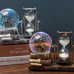 Boîte à musique rétro en forme de tour Eiffel avec sablier et boule de cristal, ornements lumineux de bureau, cadeau de Noël ou de remise de diplôme pour étudiants - Product Image 6