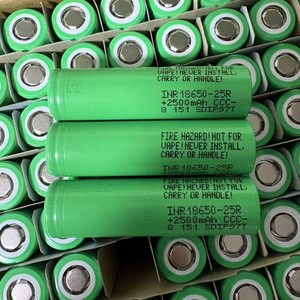 Original Samsung <span class=keywords><strong>INR</strong></span> 18650 <span class=keywords><strong>25R</strong></span> 2500mAh 20A Lampe de poche Batteries au lithium-ion Cylindres cylindriques de qualité supérieure - Product Image 4