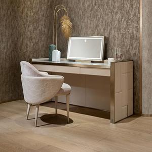 Ensemble <span class=keywords><strong>de</strong></span> meubles <span class=keywords><strong>de</strong></span> chambre à coucher <span class=keywords><strong>de</strong></span> luxe <span class=keywords><strong>de</strong></span> designer italien, <span class=keywords><strong>lit</strong></span> king size, ensemble <span class=keywords><strong>de</strong></span> cadre <span class=keywords><strong>de</strong></span> <span class=keywords><strong>lit</strong></span> king size, meubles <span class=keywords><strong>de</strong></span> chambre à coucher, <span class=keywords><strong>lit</strong></span> en cuir avec tête <span class=keywords><strong>de</strong></span> <span class=keywords><strong>lit</strong></span> haute - Product Image 5