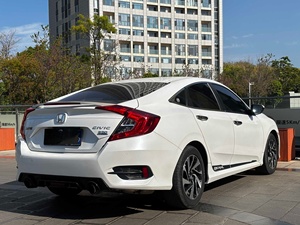 Véhicules d'occasion <span class=keywords><strong>2017</strong></span> Honda <span class=keywords><strong>Civic</strong></span> Manuelle 180TURBO Volant à Gauche Essence Voitures d'occasion Toit Ouvrant Prix Abordable Vente Chaude - Product Image 3