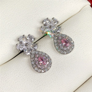 Orecchini a forma di goccia con cuore rosa per donna, gioielli per le orecchie eleganti e floreali - Product Image 2