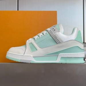 Zapatillas Deportivas de Diseño Verde de Lujo para Hombre, Calzado Casual para Correr, Antideslizantes y Cómodas para Caminar - Product Image 1