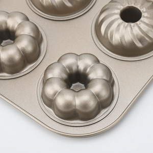 Molde para Hornear Donuts en Forma de Corazón, para 4, 6, 9 o 12 Unidades, Apto para Horno, Color Dorado, Forma Rectangular - Product Image 2