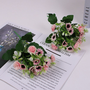Ramo de Margaritas Artificiales Realistas Coreanas, Arreglo Floral Clásico Hecho a Mano con Flores de Seda para Decoración del Hogar, Sala de Estar y Comedor - Product Image 4