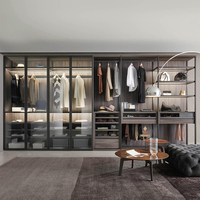Armoire de chambre à coucher moderne sur mesure BALOM, armoire avec porte en verre de luxe, dressing avec éclairage LED