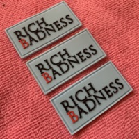 Patch en caoutchouc pour chaussures de sport, étiquette en caoutchouc plastique avec logo en relief et rainure de couture