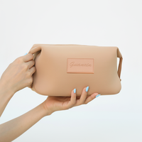 Sac de toilette personnalisé pour femmes Sac de voyage portable pour filles Sac cosmétique de grande capacité Imperméable en néoprène Sac à maquillage pour femmes