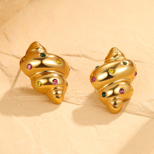 Pendientes Elegantes de Estilo Francés, de Acero Inoxidable, Chapados en Oro, con Forma de Croissant, con Conchas y Circonitas Coloridas, Geométricos - Product Image 2