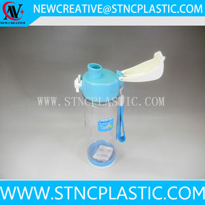 Botella de agua de plástico transparente con tapa abatible de un clic GYM Campus - Product Image 2