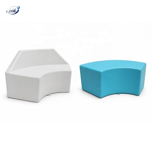 Conjunto de Bancos Modernos para Patio Exterior, Diseño Contemporáneo de Fibra de Vidrio Colorida, Muebles Duraderos para Parque, Múltiples Asientos - Product Image 6