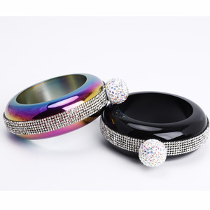 Articles de cadeaux de luxe 3.5OZ Bracelet Bracelet Flacon 304 Acier inoxydable avec cristal fait main Cadeaux de nouveauté Cadeaux de <span class=keywords><strong>mariage</strong></span> pour les invités - Product Image 5