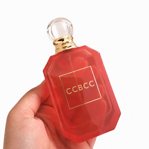 Perfume EDP Concentrado Unisex con Notas Florales, Frutales, Amaderadas y de Almizcle, Aroma Intenso y Duradero, en Envase Octagonal de Vidrio Multicolor - Product Image 4