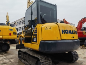 Excavatrices d'occasion Komatsu Pc56-7 d'origine japonaise, mini-excavatrice Pc56-7, équipement de construction en parfait état à vendre - Product Image 3