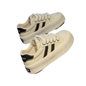 2024 otoño nuevos zapatos deportivos informales de suela gruesa de lona blanca zapatos de moda genuinos superventas zapatos de Campus de galletas - Product Image 4
