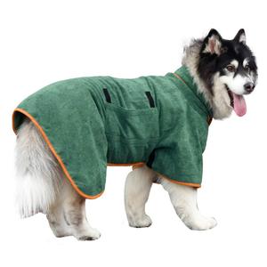 Serviettes pour animaux de compagnie Petdom Wholesale à séchage super rapide et absorbantes, douces, en microfibre, confortables, pour le bain, peignoir pour chien - Product Image 1