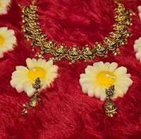Parure de bijoux de mariage de luxe vintage traditionnelle plaquée or 24 carats en alliage avec collier ras-du-cou et boucles d'oreilles à fermeture Dori réglable