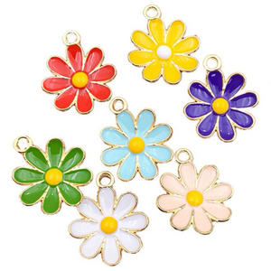 WEGOODZF Groothandel Legering Emaille Hangertje Daisy Klaver Accessoires Geschikt voor DIY Sleutelhangers Oorbellen Halskettingen Schoenen Charm - Product Image 1