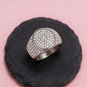 Anello da Uomo in Acciaio Inossidabile con Borchie e Diamanti - Product Image 2