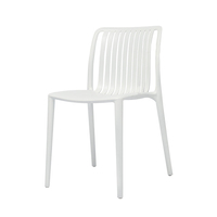 Chaises empilables personnalisées pour meubles de restaurant, chaises de salle à manger en plastique PP pour la cuisine à domicile