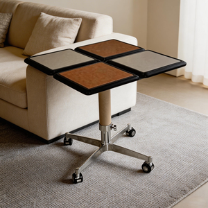 Table basse mobile et réglable avec cadre en métal et plateau en cuir, table d'appoint pour salon et chambre à coucher avec roulettes - Product Image 2