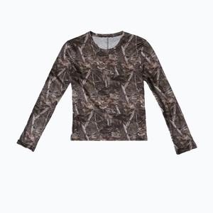 เสื้อยืดแขนยาวพิมพ์ลายโลโก้แบบ DTG ทรงเข้ารูปสำหรับผู้ชาย แฟชั่นสตรีทแวร์สไตล์วินเทจ ผ้าเจอร์ซีย์คอตตอนลายพรางวูดแลนด์ - Product Image 2