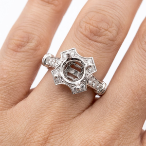 Bague de fiançailles semi-montée en or blanc 18 carats avec tête d'étoile pavée, diamant rond, bande conique ornée, monture vintage, vente en gros, MOQ 1 - Product Image 4