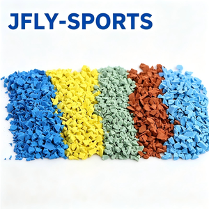 Granulés de caoutchouc EPDM de couleur personnalisée, insonorisants et absorbants les chocs, pour les terrains de jeux scolaires et les parcs - Product Image 1