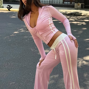Set 2 Pezzi con Felpa Corta con Zip <span class=keywords><strong>e</strong></span> Logo, Pantaloni a Zampa Vita Alta, Tuta Sexy Y2K Streetwear, Abbigliamento Sportivo per <span class=keywords><strong>Donna</strong></span> - Product Image 3