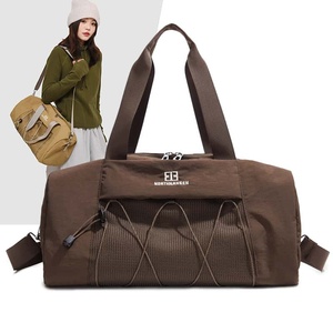 Bolsa Deportiva Oxford Unisex, Gran Capacidad, Cierre de Cremallera, Resistente al Agua, Forro de Malla, Bolsa de Viaje para Gimnasio, Marrón, Correa Ajustable - Product Image 1