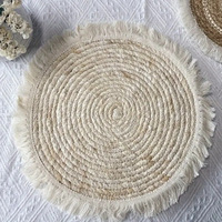 Sous-plat rond Girida en écorce de maïs tissé à la main, moderne, avec pompons, isolant thermique, qualité alimentaire, écologique, pour plat à gratin
