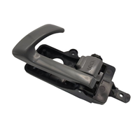 Nouvelle vente flash pour la poignée de porte intérieure de la voiture Santa Fe 82610-2B010 82620-2B010, pièce de rechange avec garantie d'un an