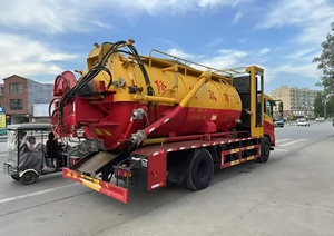 El camión de succión tiene una alta capacidad de succión y un largo rango de succión, lo que facilita el transporte y la descarga - Product Image 2