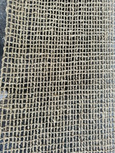 ตาข่ายใยมะพร้าวธรรมชาติ 100% ย่อยสลายได้ทางชีวภาพ สำหรับป้องกันการกัดเซาะ ป้องกันการลาดชัน จัดสวน และการเกษตร - Product Image 3