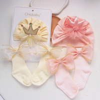 Ventas calientes Candy Color Crew Pellet Bow Calcetines Sombrero recién nacido Conjunto de regalo Algodón Bebé Otoño Transpirable de punto