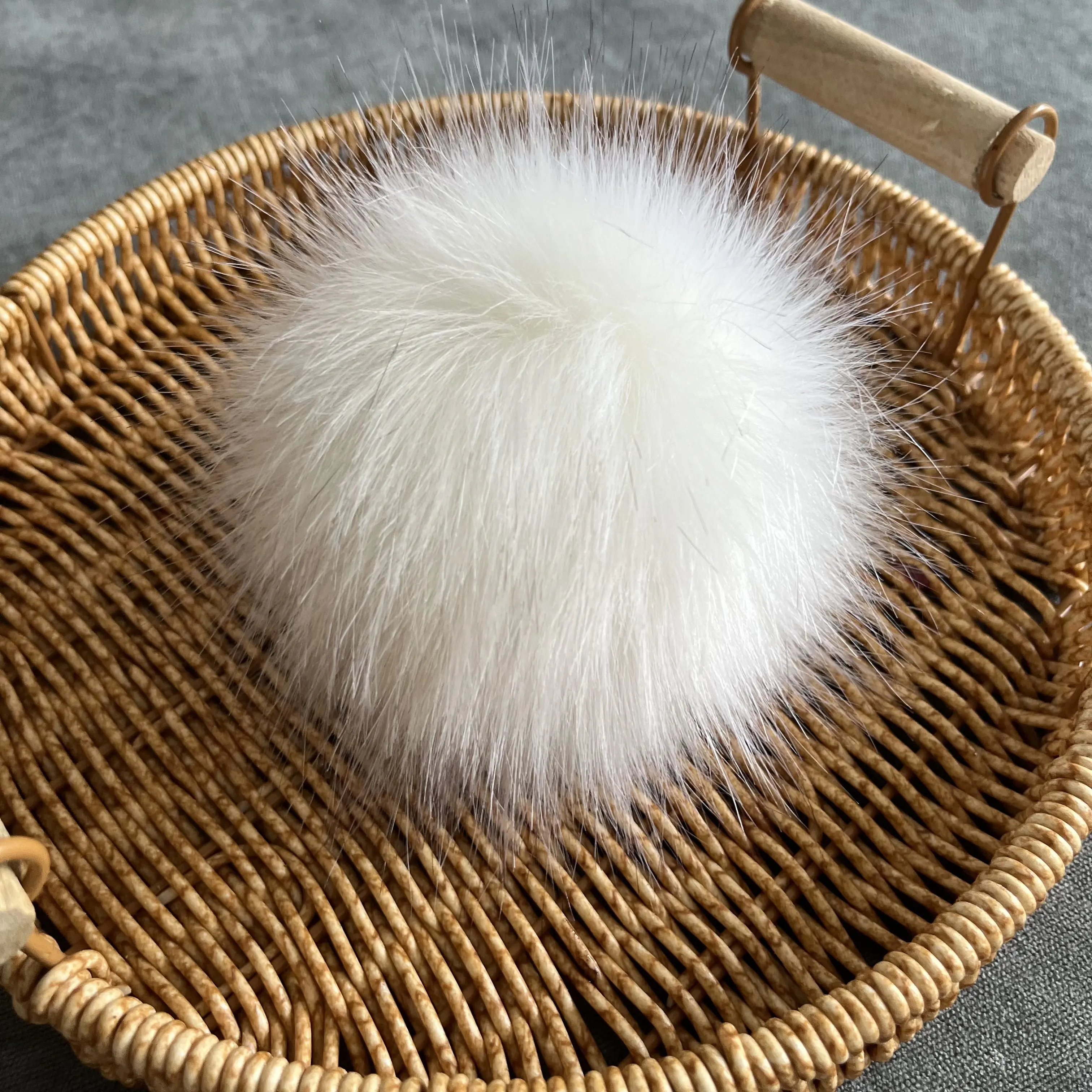 DIY 15cm faux Fox fur pompoms for hats with snap slipper full fur ball for cloth scarf beanie Custom Pom Poms with press button