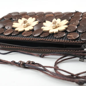 Красочная сумка из кокосовой скорлупы с различными дизайнами, модная расшитая бисером сумка для девочек, сумка для девочек в стиле праздника Юго-Восточной Азии - Product Image 5