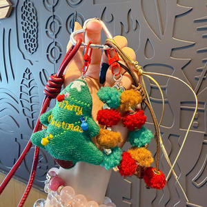 Llaveros Navideños Hechos a Mano con Diseño de Muñecos de Nieve y Papá Noel, Llaveros de Peluche - Product Image 6